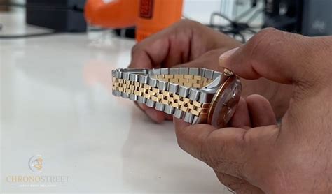 loose rolex bracelet|rolex bracelet tightening.